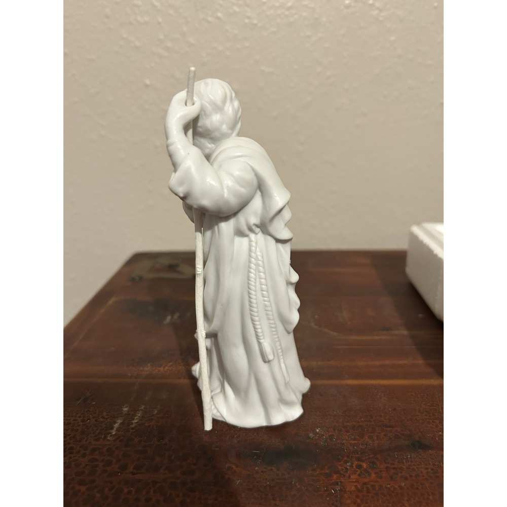Vintage Avon Nativity Collectable's "Holy Family" Porcelain Figurines- Christmas - Picture 3 of 16